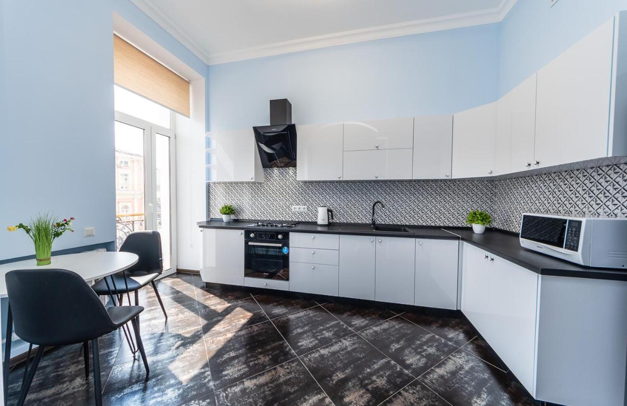 View On Sofievskaya Square Apartment Kiev Luaran gambar